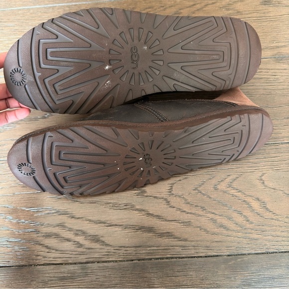 UGG Cooke Grizzly Men's Size 9 Brown Slip On Leather Slippers Missing Size Tags - Picture 5 of 9